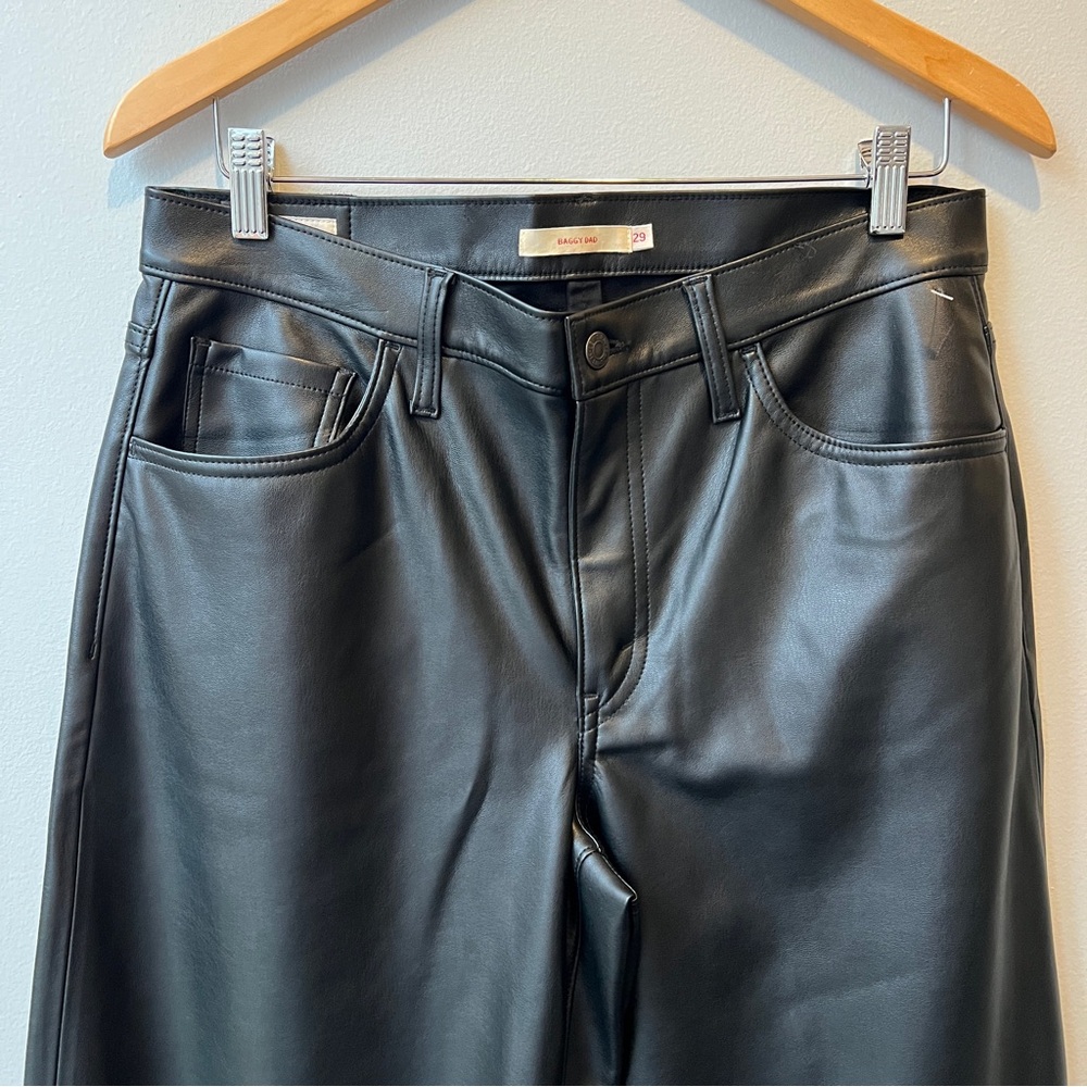Levi’s FAUX LEATHER BAGGY DAD WOMEN'S PANTS - Picture 7 of 15